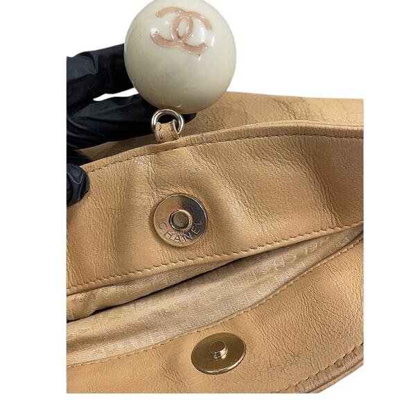 Chanel Vintage Cue Ball Tan Lambskin Foldover Bag - Picture 6 of 12